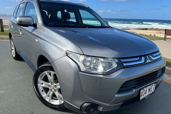 2013 Mitsubishi Outlander ES ZJ