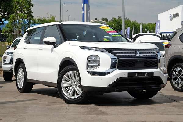 2024 Mitsubishi Outlander ES ZM