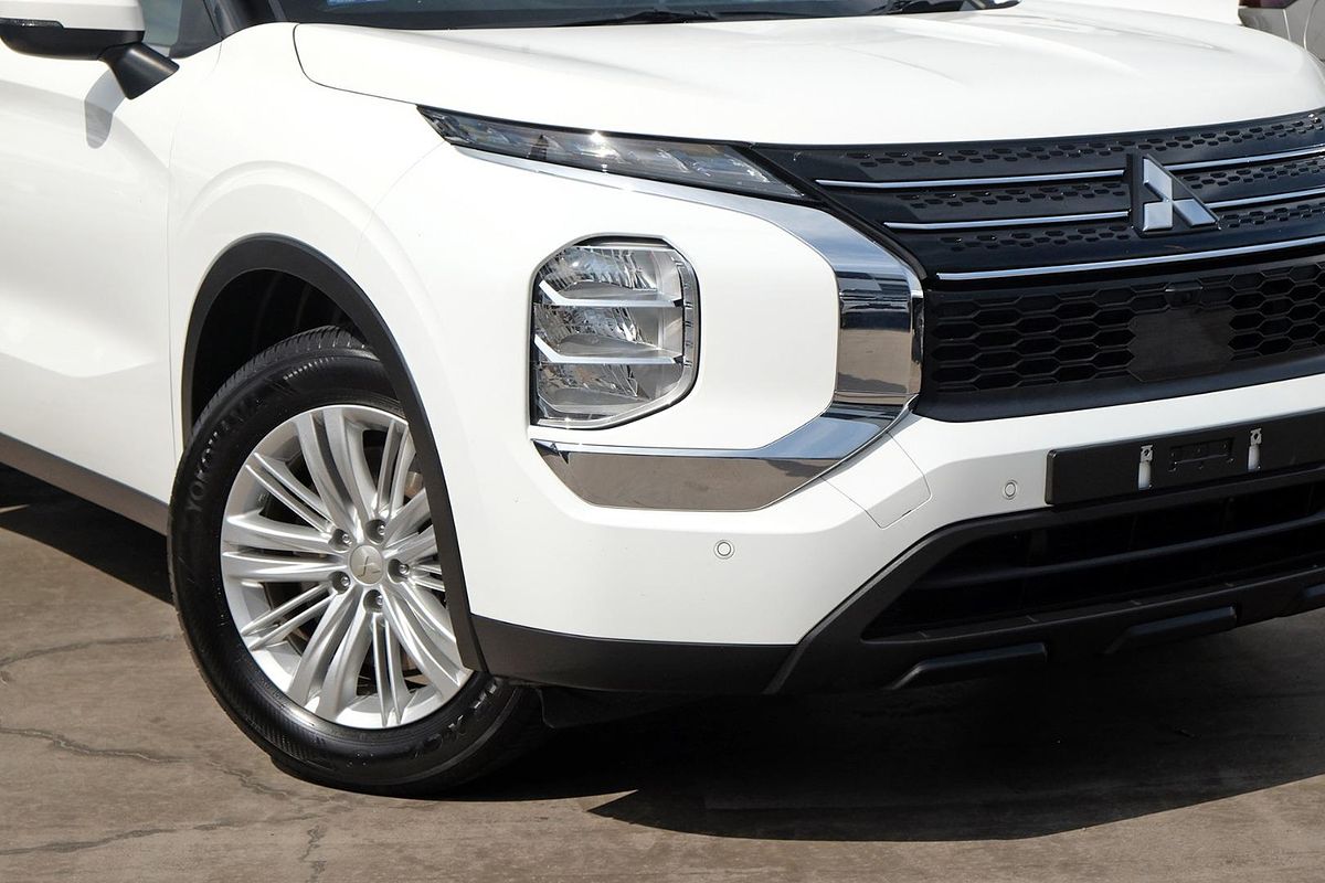 2024 Mitsubishi Outlander ES ZM