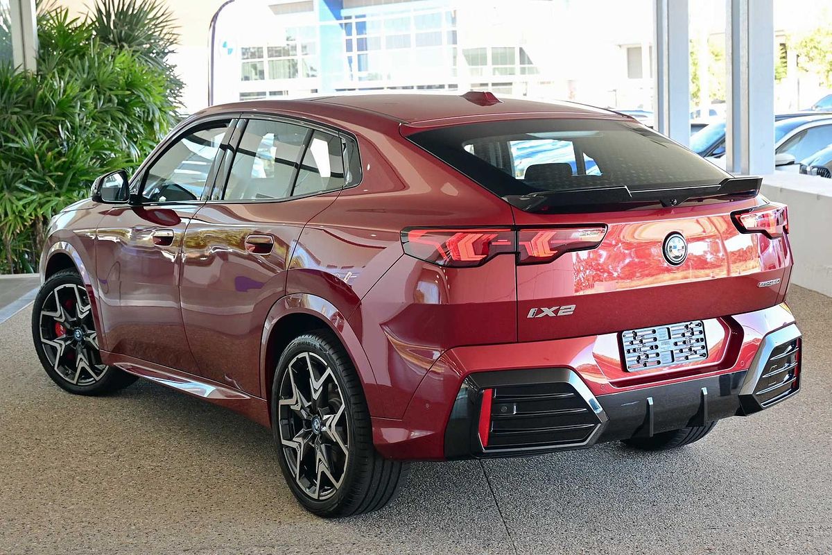 2025 BMW iX2 eDrive20 M Sport U10