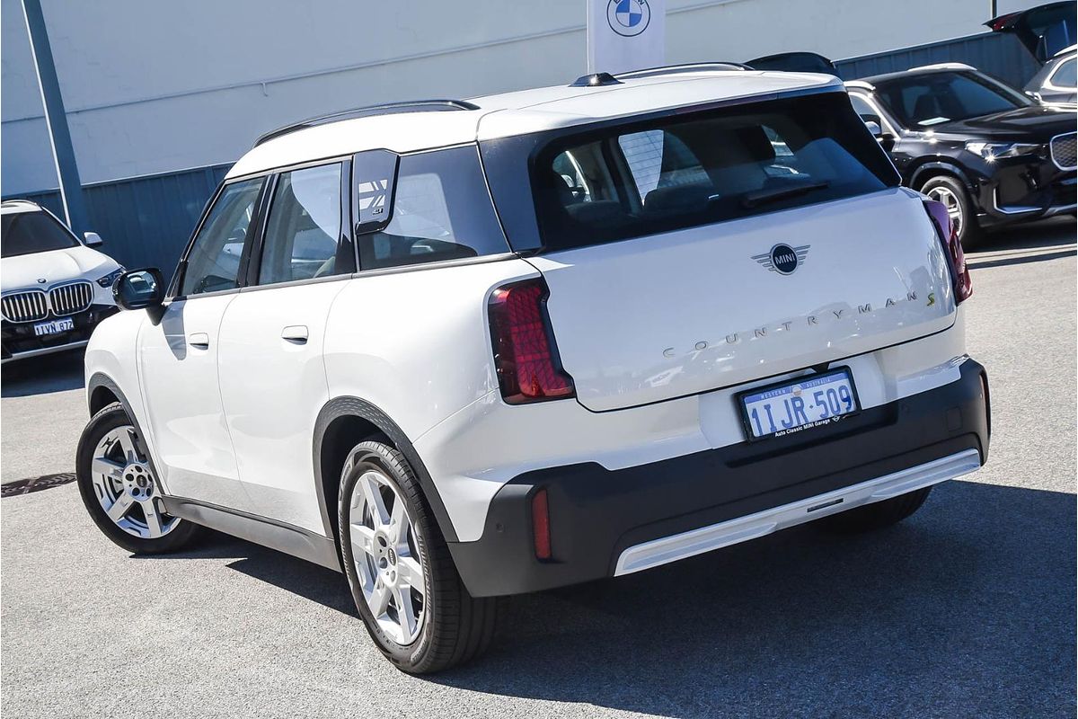 2024 MINI Countryman SE Classic U25