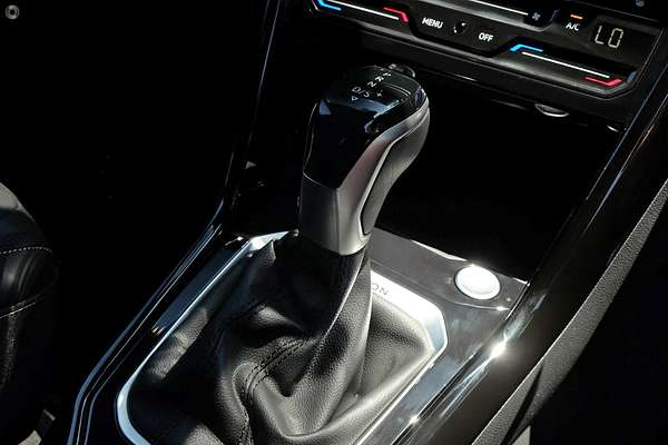 2025 Volkswagen T-Roc 140TSI R-Line D11