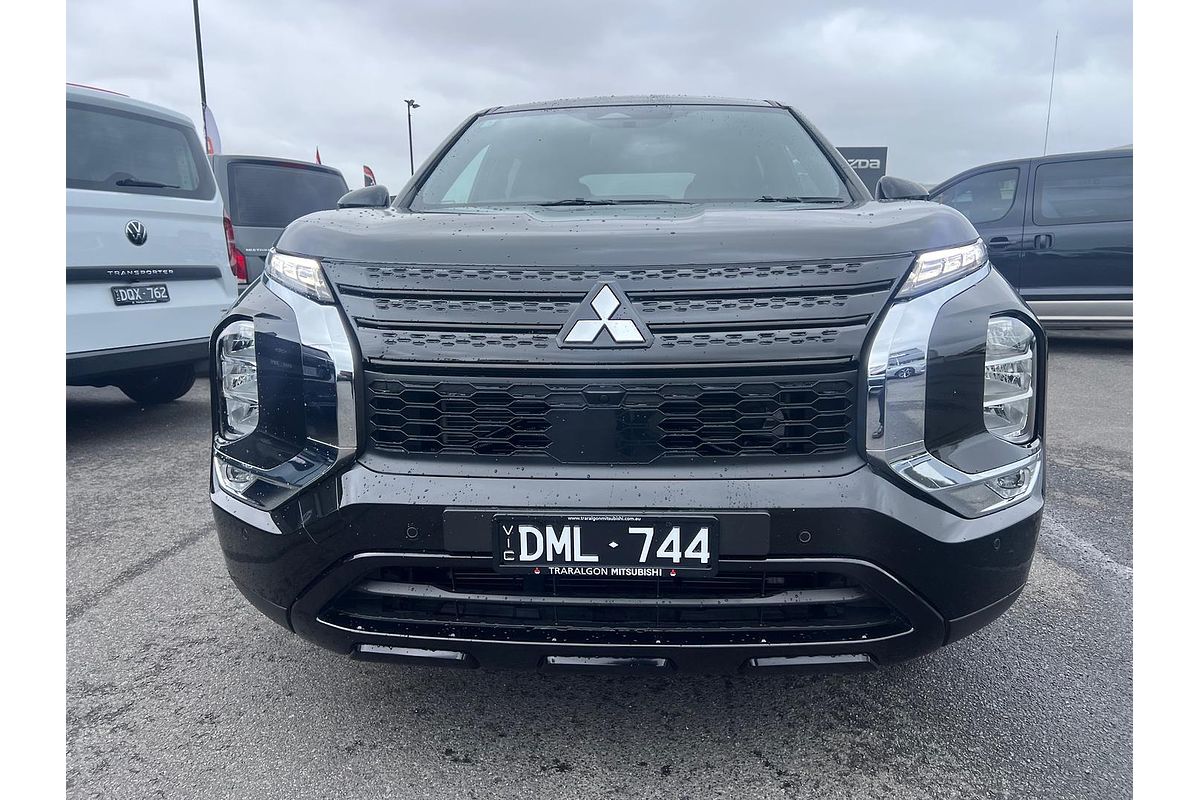 2024 Mitsubishi Outlander Black Edition ZM