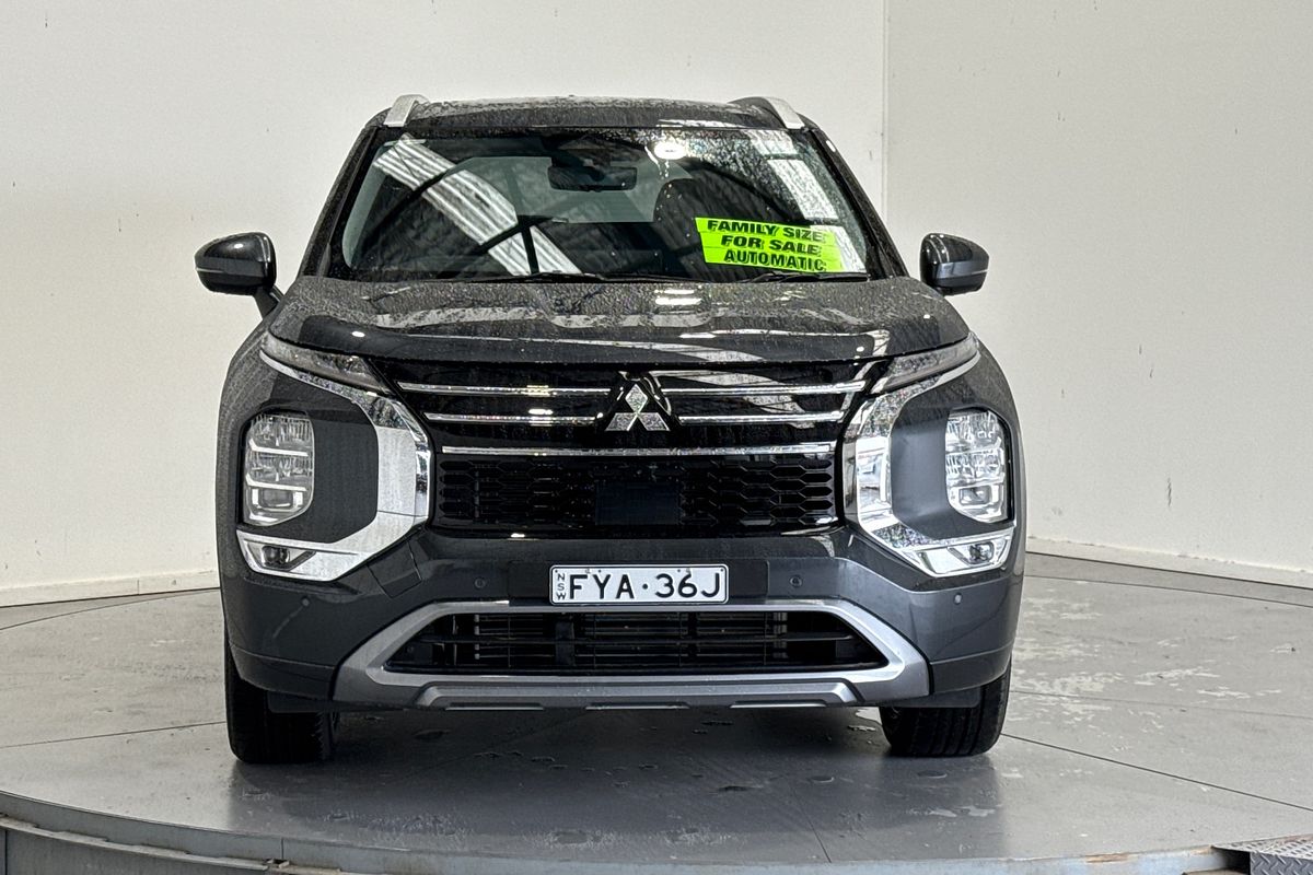 2025 Mitsubishi Outlander Exceed ZM