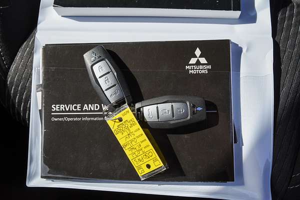 2021 Mitsubishi Outlander LS ZM thumb-20