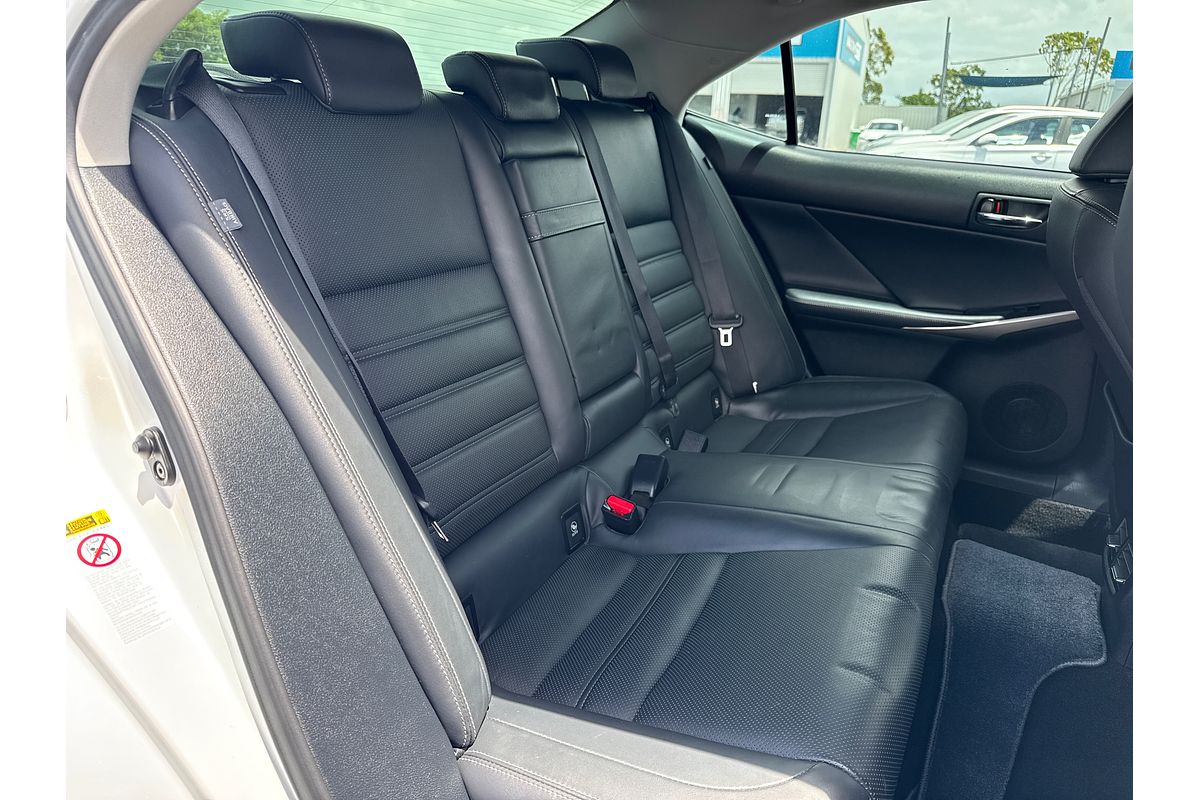 2016 Lexus IS IS200t Luxury ASE30R