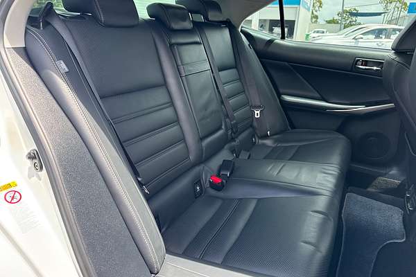 2016 Lexus IS IS200t Luxury ASE30R