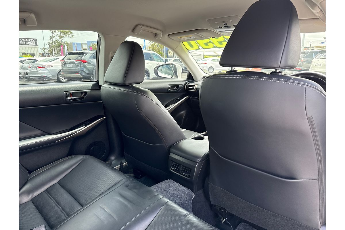 2016 Lexus IS IS200t Luxury ASE30R