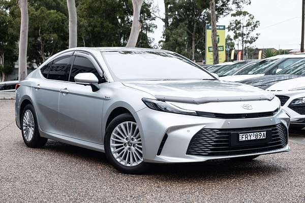 2025 Toyota Camry SL AXVH80R