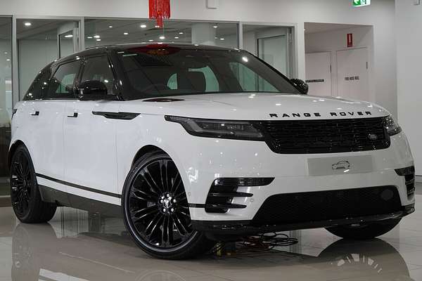 2025 Land Rover Range Rover Velar P250 Dynamic SE L560