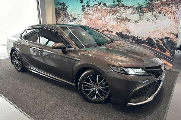 2024 Toyota Camry SL AXVH70R