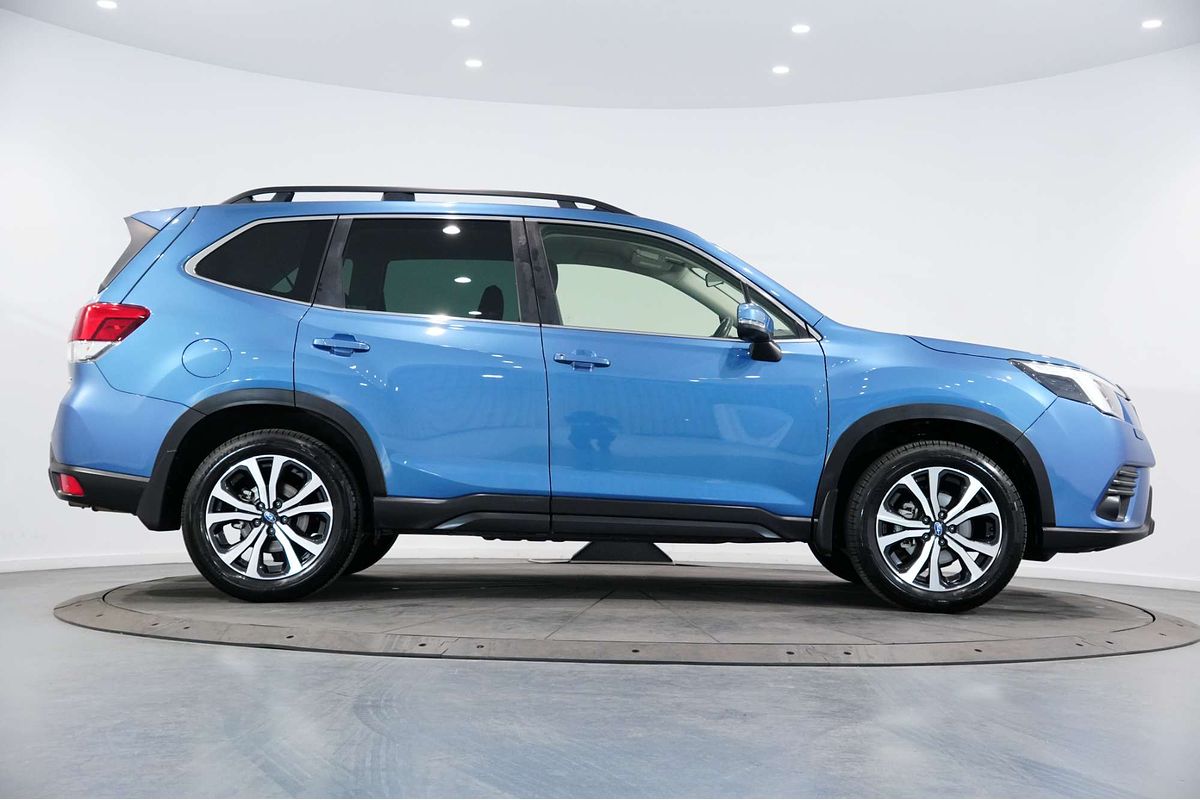 2023 Subaru Forester 2.5i Premium S5