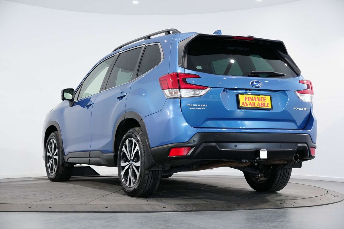 2023 Subaru Forester 2.5i Premium S5