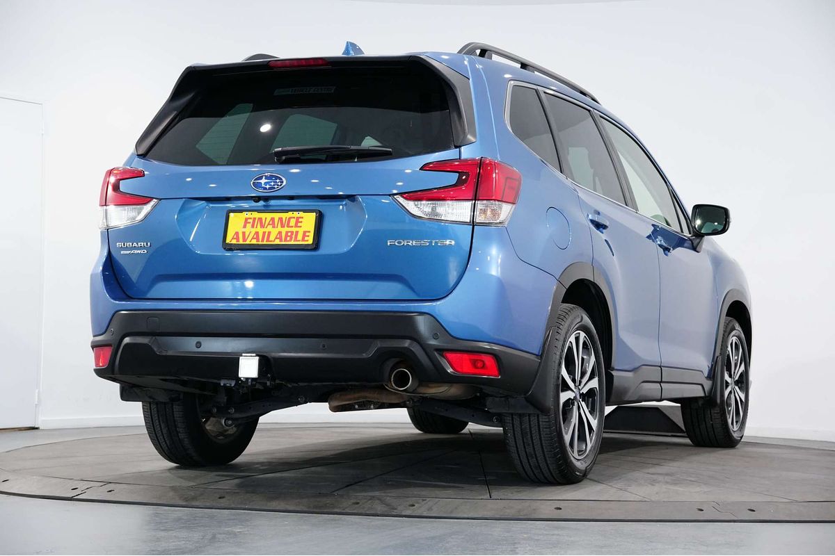 2023 Subaru Forester 2.5i Premium S5