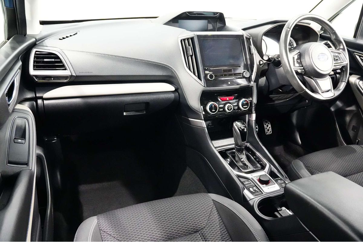 2023 Subaru Forester 2.5i Premium S5