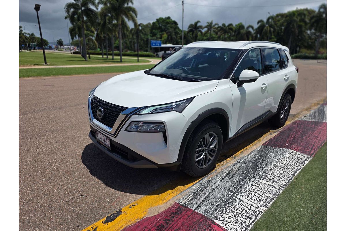 2025 Nissan X-TRAIL ST T33