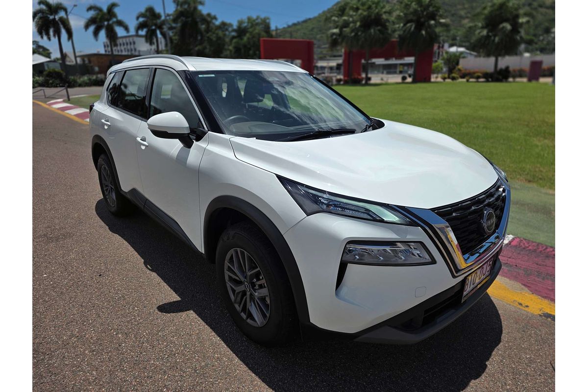 2025 Nissan X-TRAIL ST T33