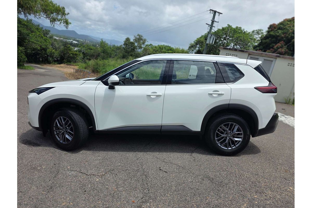 2025 Nissan X-TRAIL ST T33