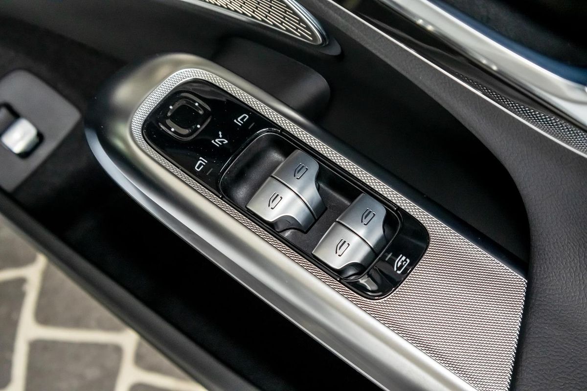 W214 805+055MY E200 SED 4dr 9G 9sp 2.0T/17kW