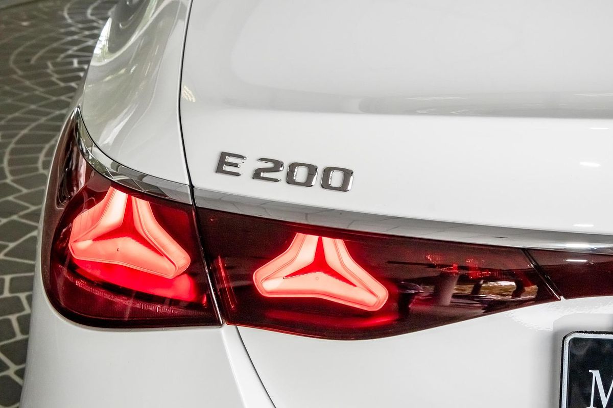 W214 805+055MY E200 SED 4dr 9G 9sp 2.0T/17kW