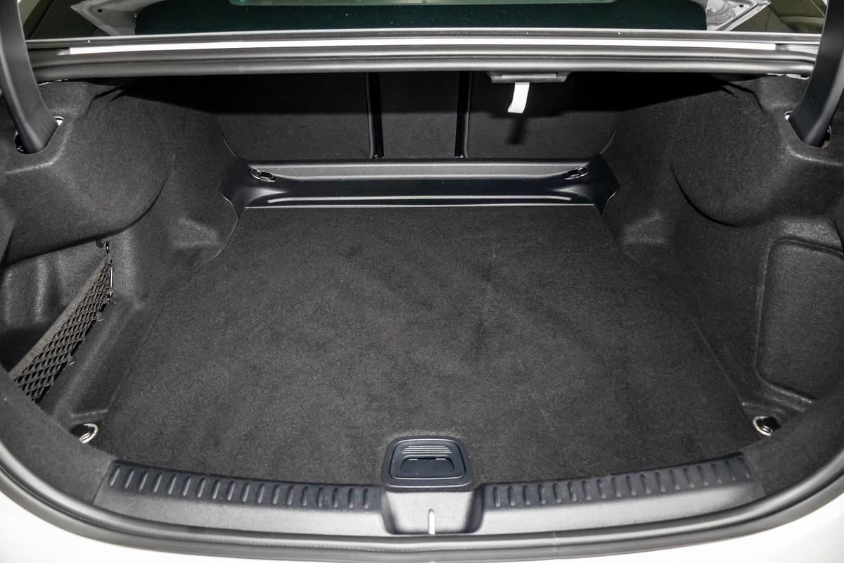 W214 805+055MY E200 SED 4dr 9G 9sp 2.0T/17kW