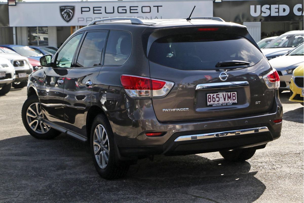 2015 Nissan Pathfinder ST R52