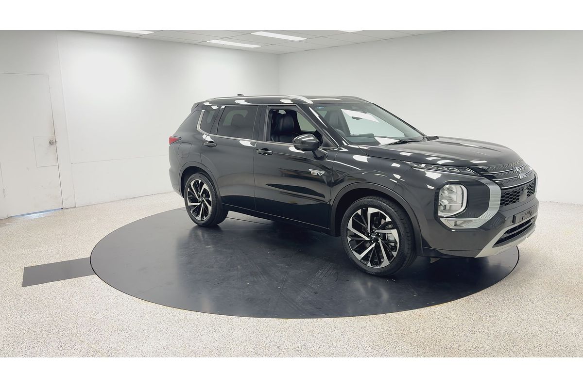 2023 Mitsubishi Outlander PHEV Exceed ZM