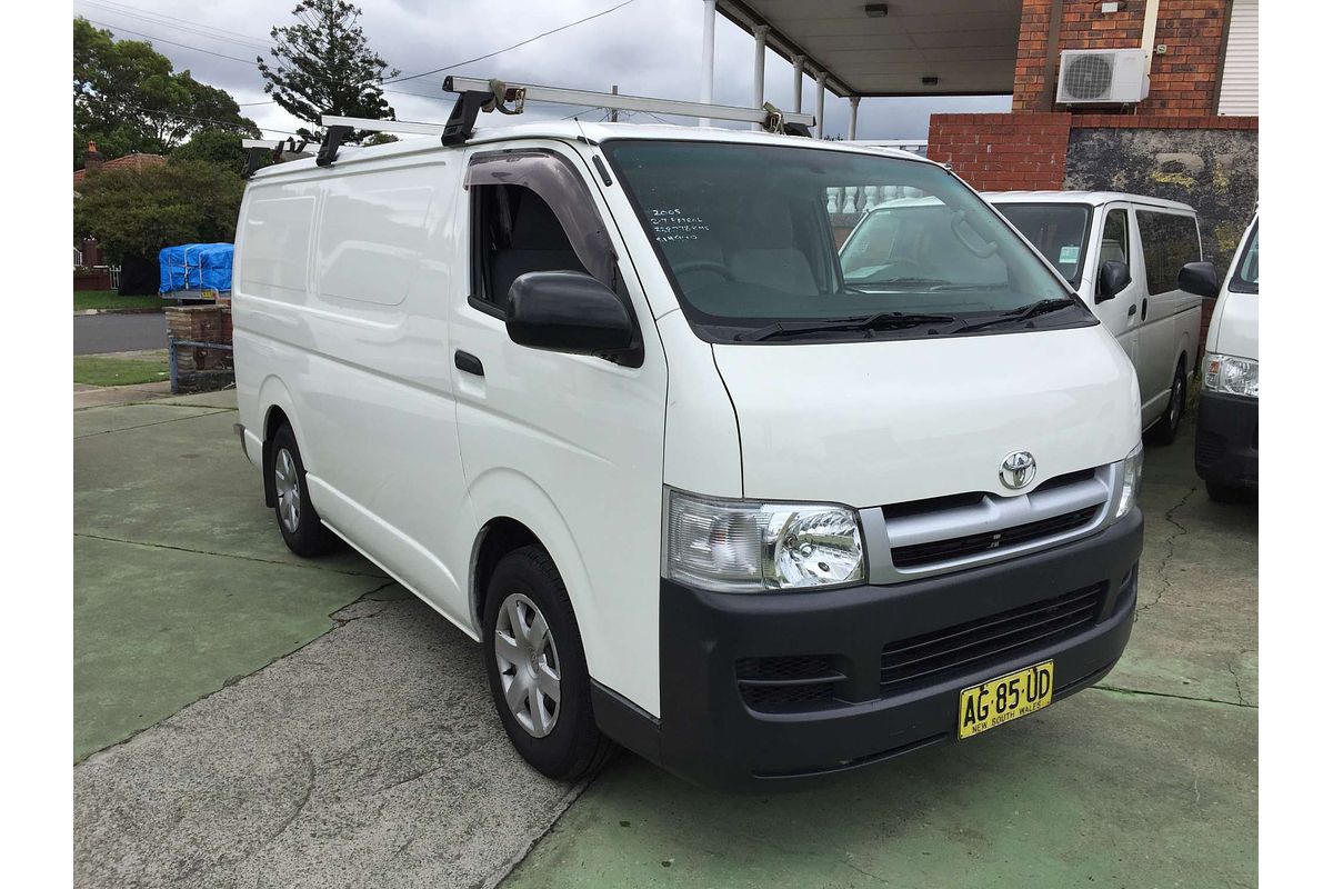 2005 Toyota Hiace LWB TRH201R LWB