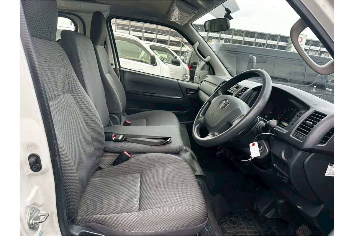 2015 Toyota Hiace DX