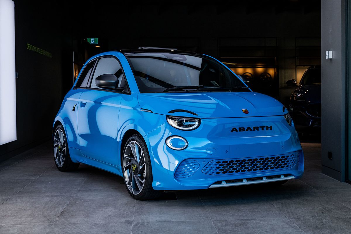 2025 Abarth 500e Turismo