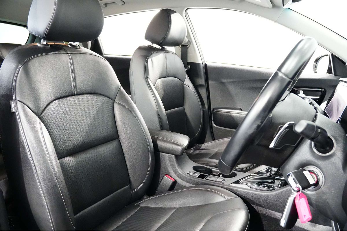 2021 Kia Niro Hybrid Sport DE