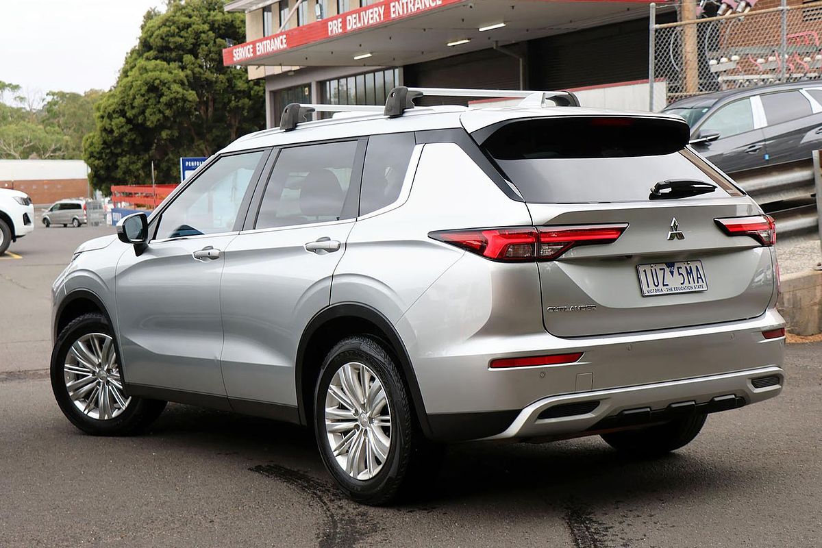 2022 Mitsubishi Outlander LS ZM