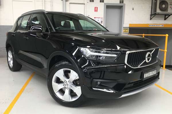 2019 Volvo XC40 T4 Momentum