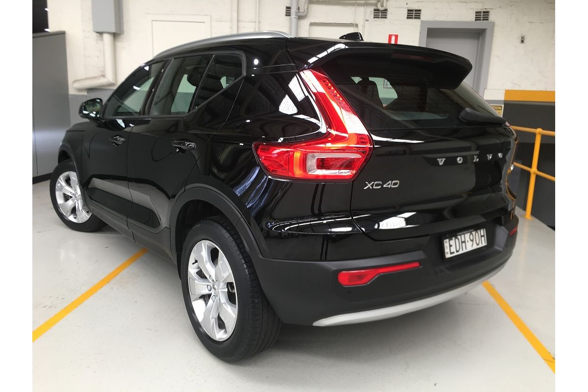 2019 Volvo XC40 T4 Momentum