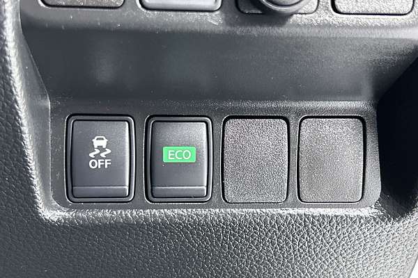 2017 Nissan QASHQAI ST J11 thumb-17