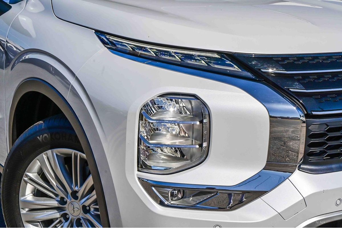 2024 Mitsubishi Outlander LS ZM