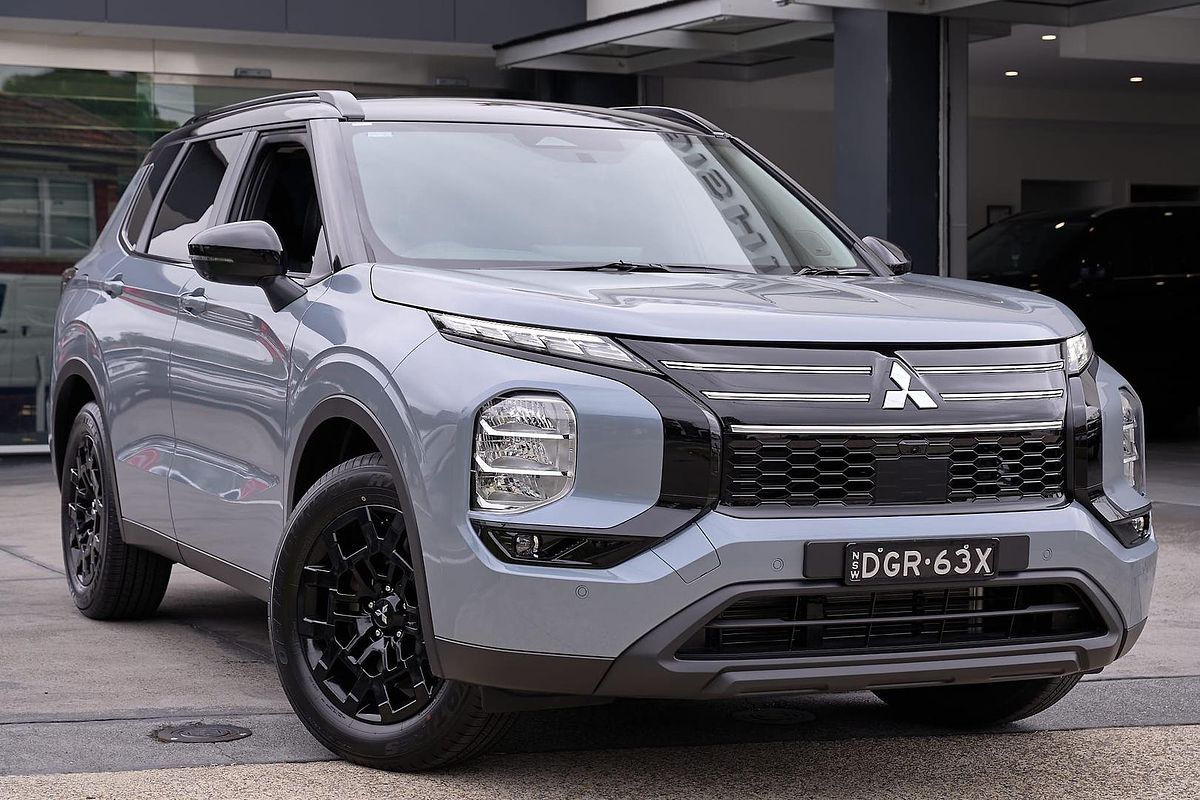 2025 Mitsubishi Outlander LS ZM