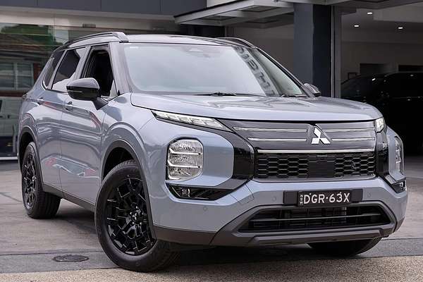 2025 Mitsubishi Outlander LS ZM