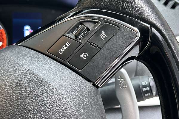 2019 Mitsubishi Eclipse Cross ES YA thumb-16