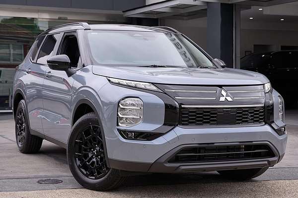 2025 Mitsubishi Outlander LS ZM