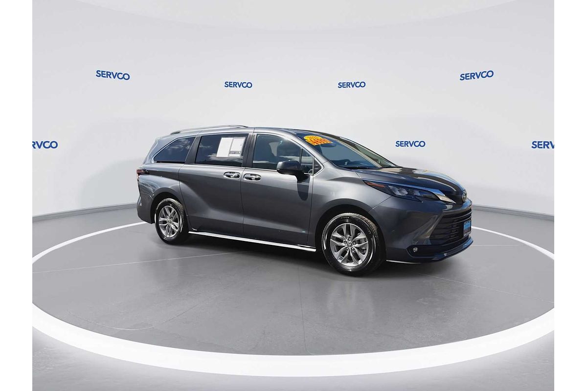 2025 Toyota SIENNA XLE