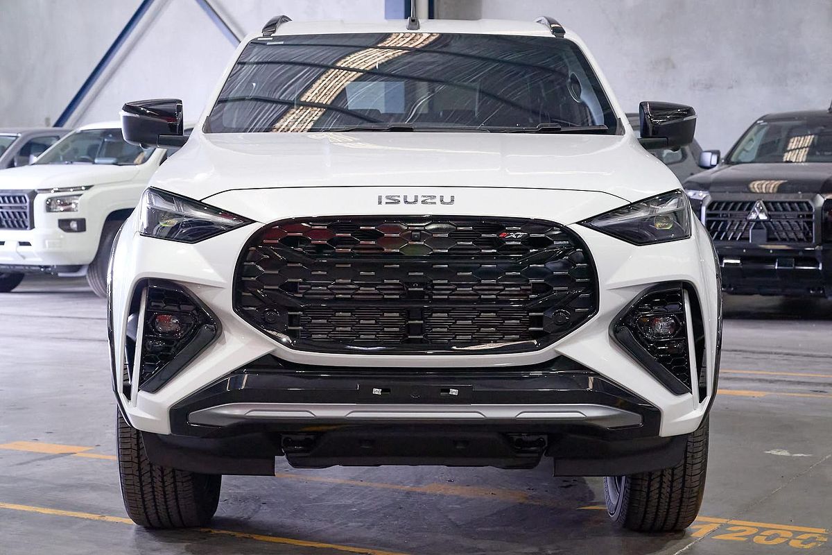 2025 Isuzu MU-X X-TERRAIN