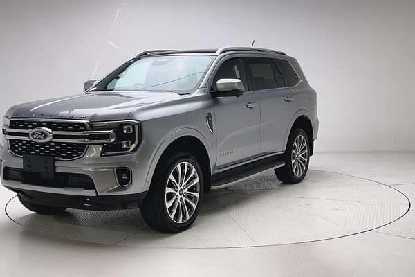 2024 Ford Everest Platinum 3.0L thumb-3