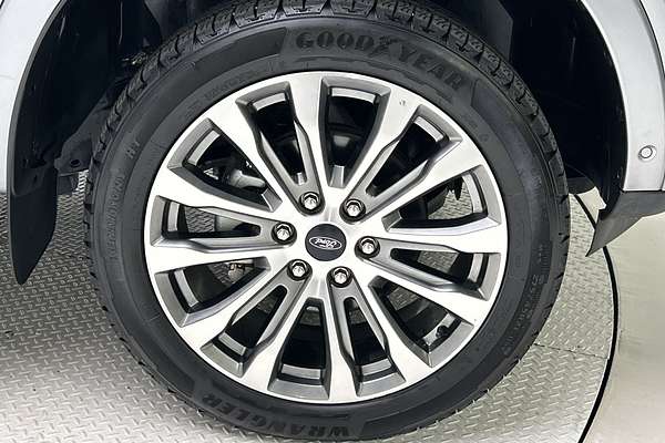 2024 Ford Everest Platinum 3.0L thumb-9