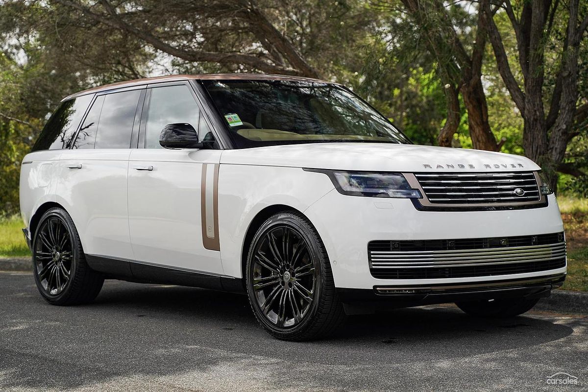 2024 Land Rover Range Rover P615 SV L460