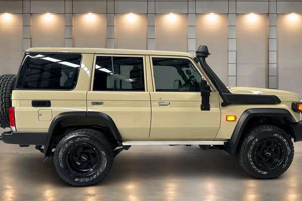 2024 Toyota Landcruiser GXL VDJL76R