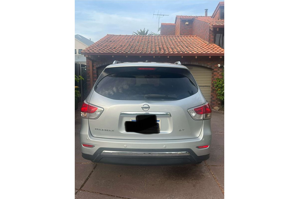 2014 Nissan Pathfinder ST R52