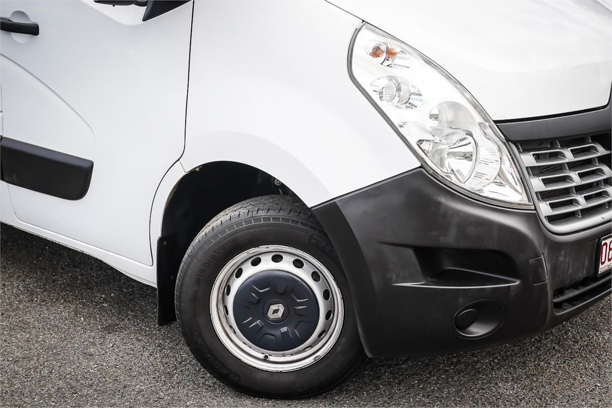 2015 Renault Master X62 LWB Mid Roof