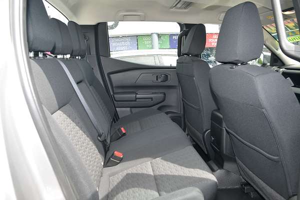 2025 Mitsubishi Triton GLX MV 4X4 thumb-7