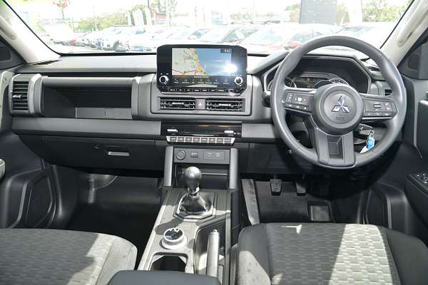 2025 Mitsubishi Triton GLX MV 4X4 thumb-15